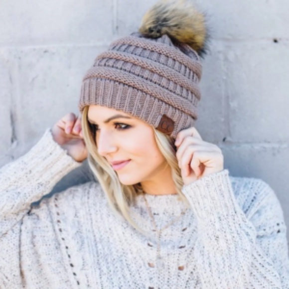 Pom Fur Beanie LAST 3 - Picture 3 of 3